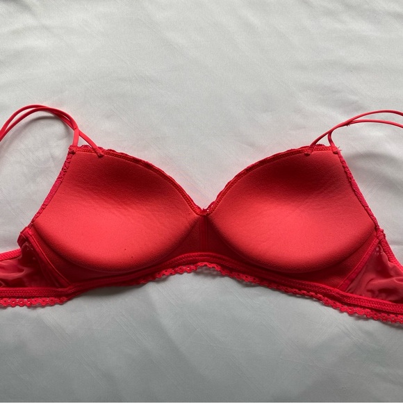 Pink aerie padded and unwired bra with lace details - Picture 3 of 6